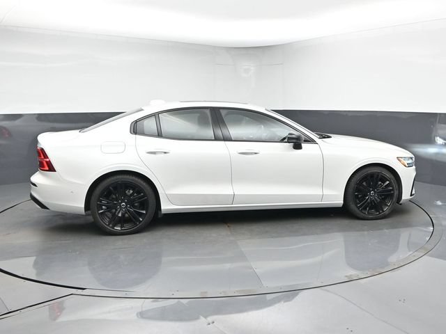 Used 2023 Volvo S60 B5 Ultimate w/ Climate Package FWD image 9