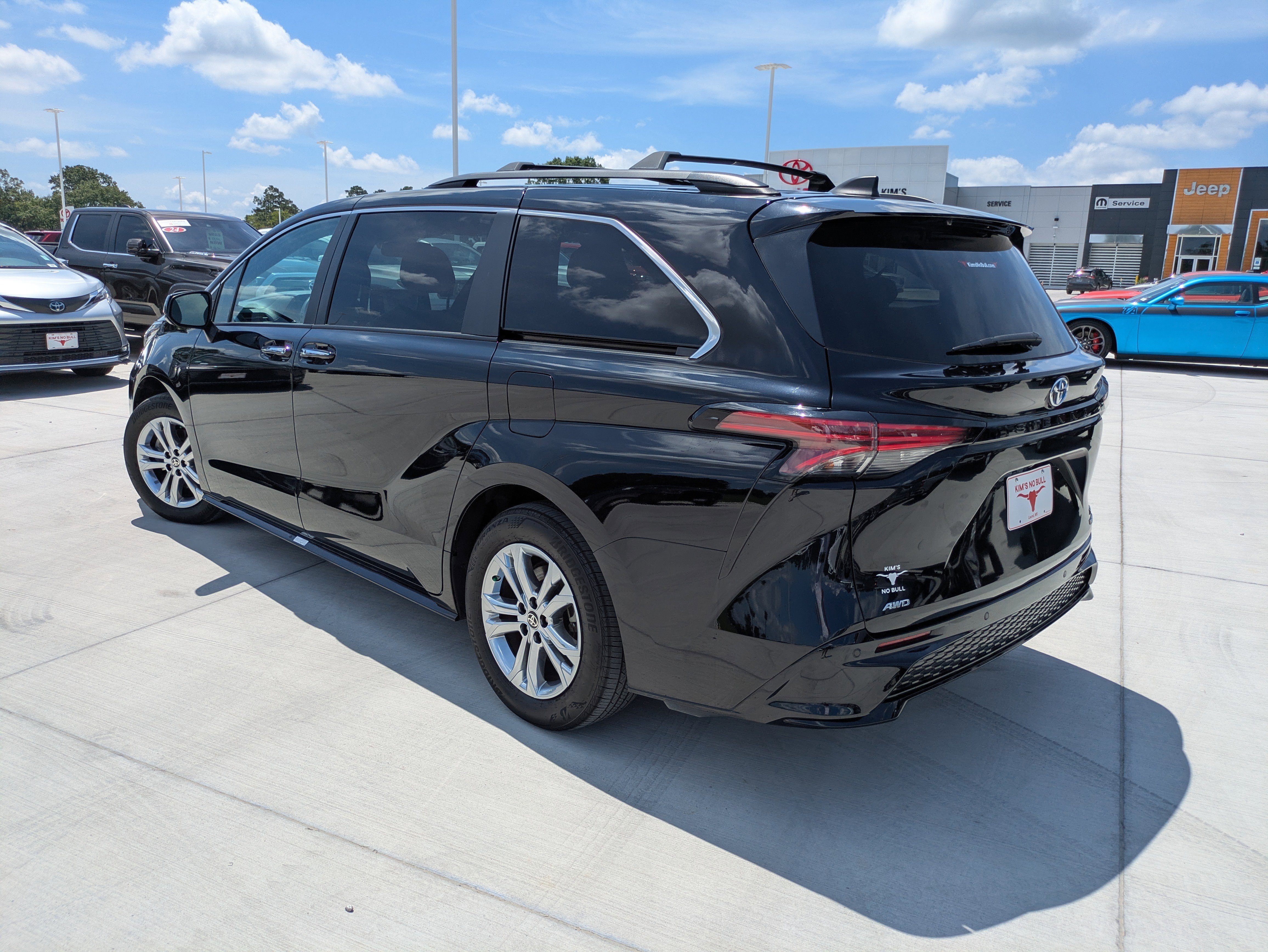 Certified 2023 Toyota Sienna XSE w/ XSE Plus Package image 5