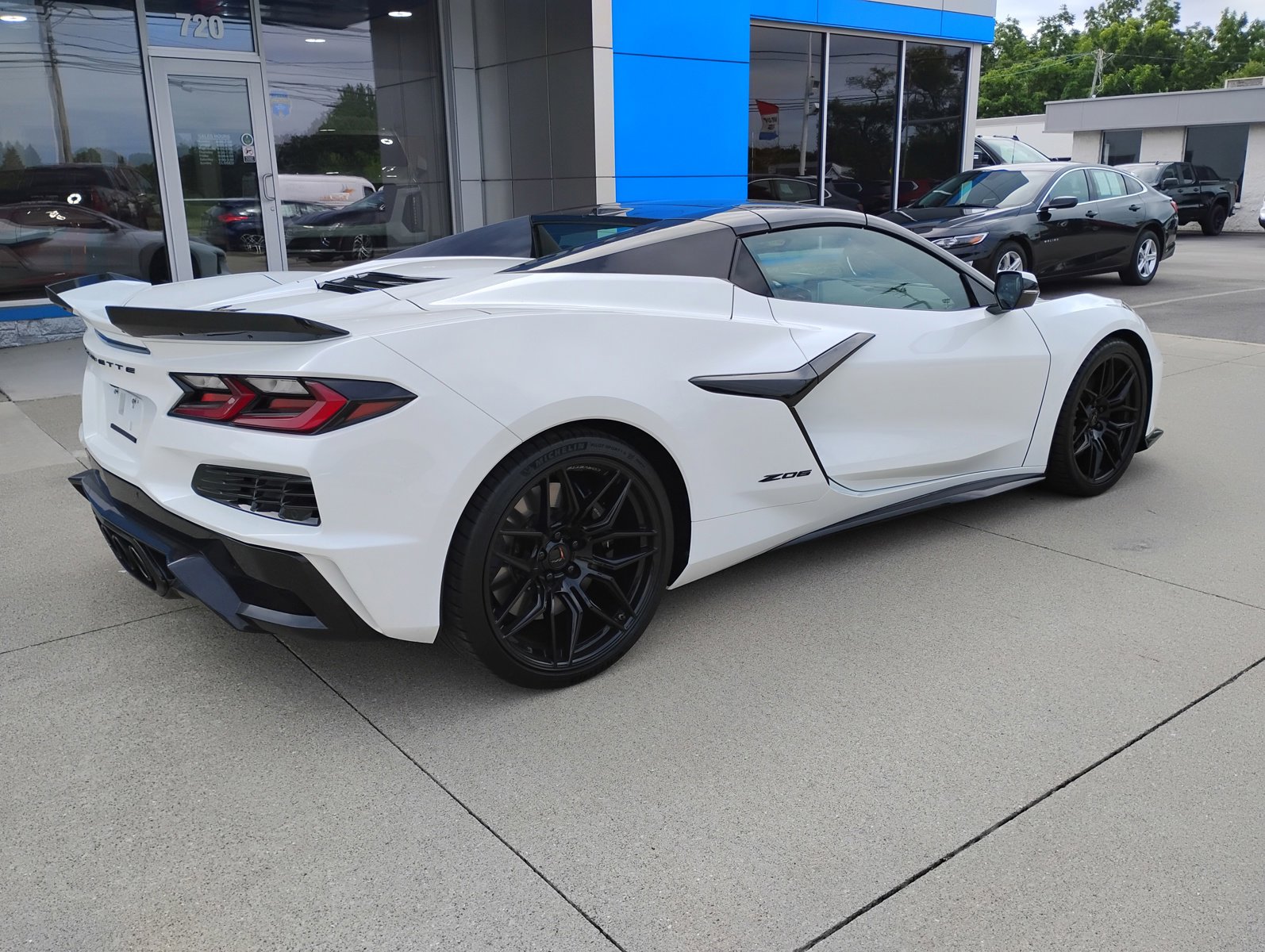 Used 2024 Chevrolet Corvette Z06 w/ Battery Protection Package image 23