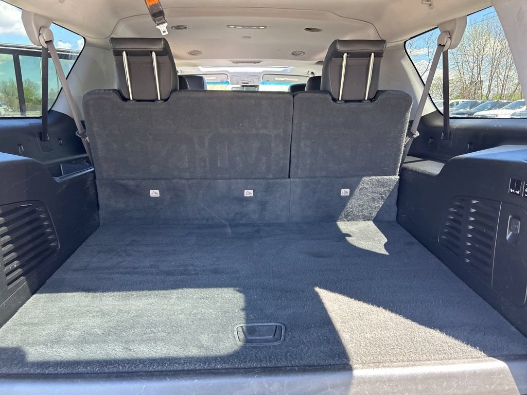 Used 2019 Chevrolet Suburban Premier w/ RST 6.2L Performance Edition AWD/4WD image 39