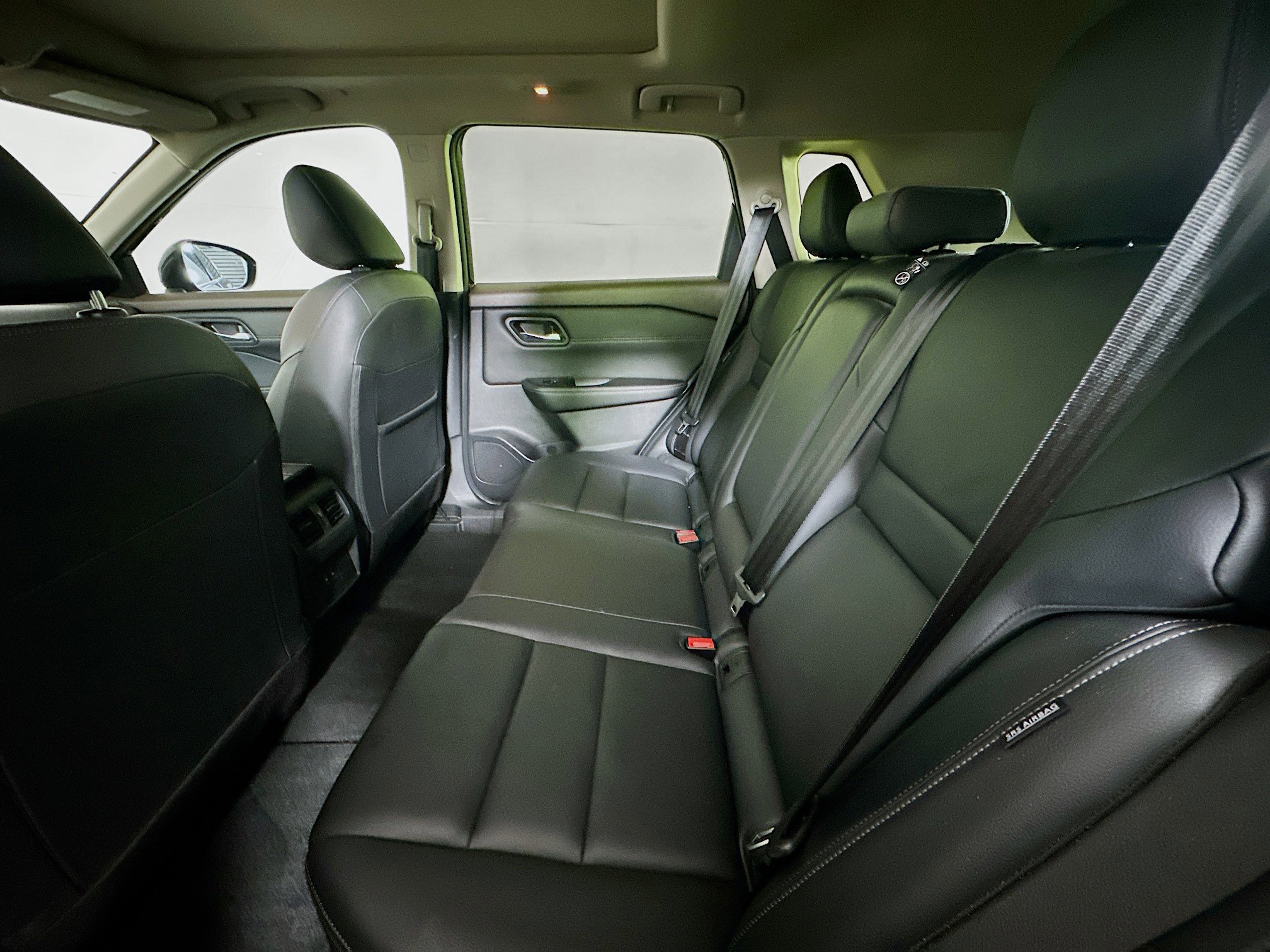 Used 2023 Nissan Rogue SL image 27