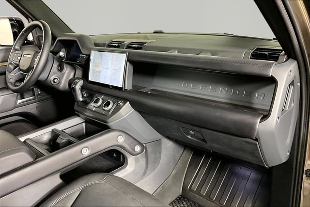 Used 2025 Land Rover Defender 110 X-Dynamic SE AWD/4WD image 24