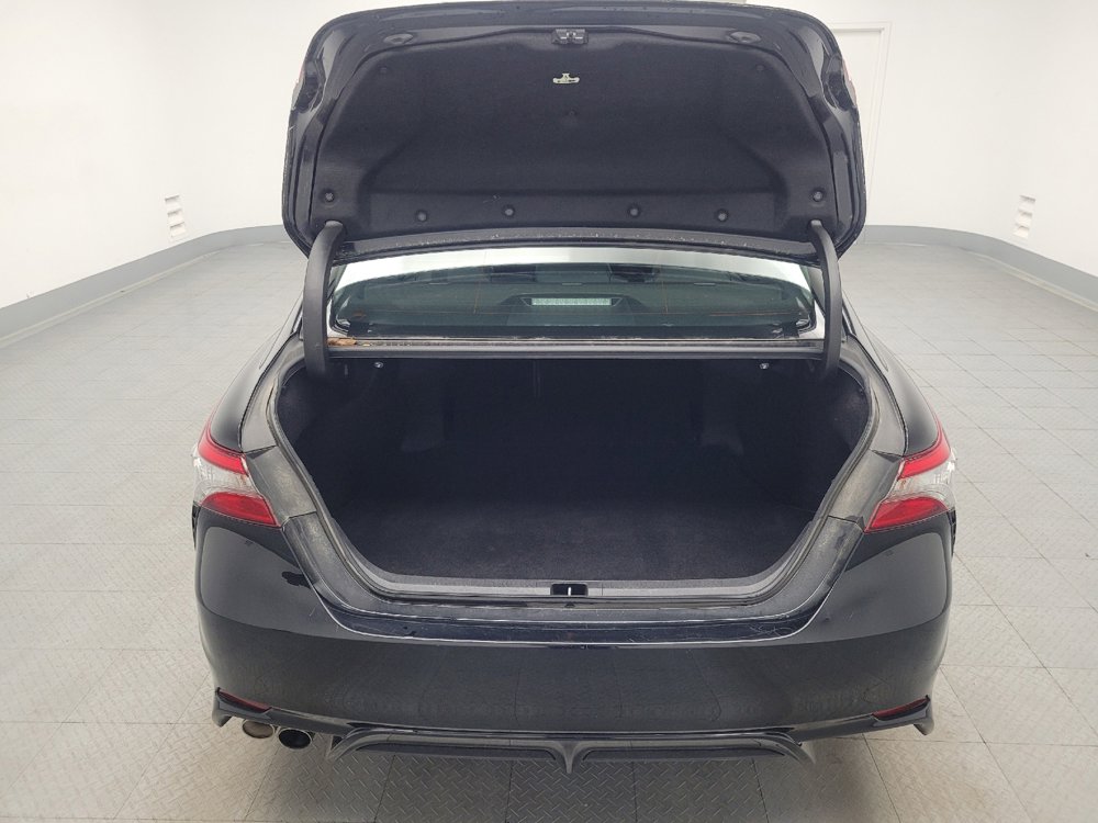 Used 2019 Toyota Camry SE w/ Sunroof Package FWD image 29
