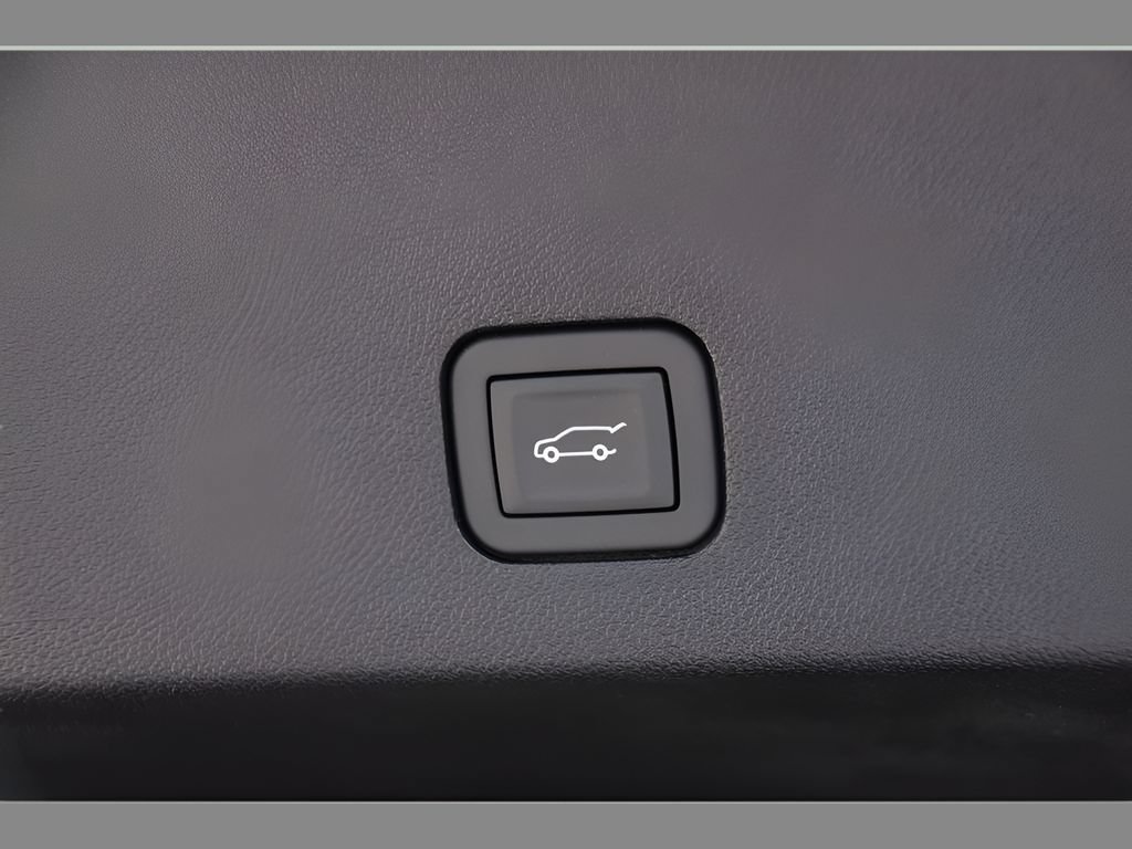 New 2025 Cadillac XT6 Luxury FWD image 23
