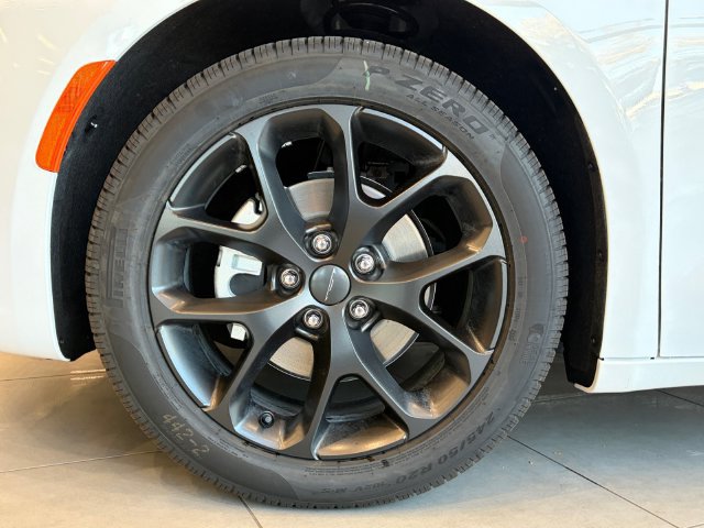 New 2027 Chrysler Pacifica Select FWD image 11