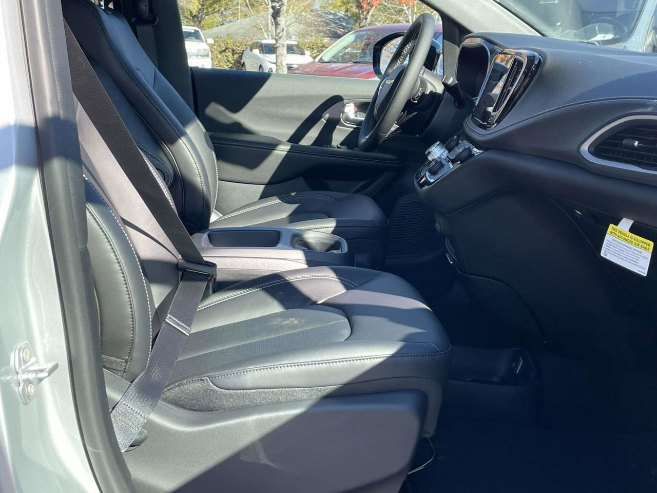 New 2026 Chrysler Pacifica Select FWD image 33