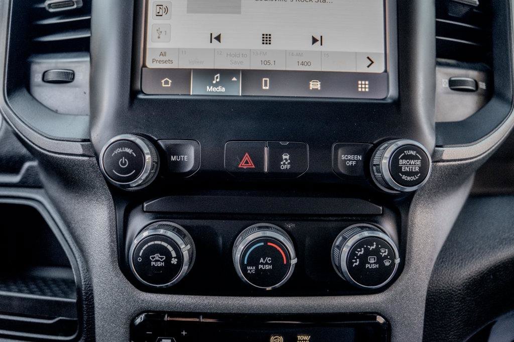 Used 2024 RAM 3500 Tradesman w/ Chrome Appearance Group AWD/4WD image 31