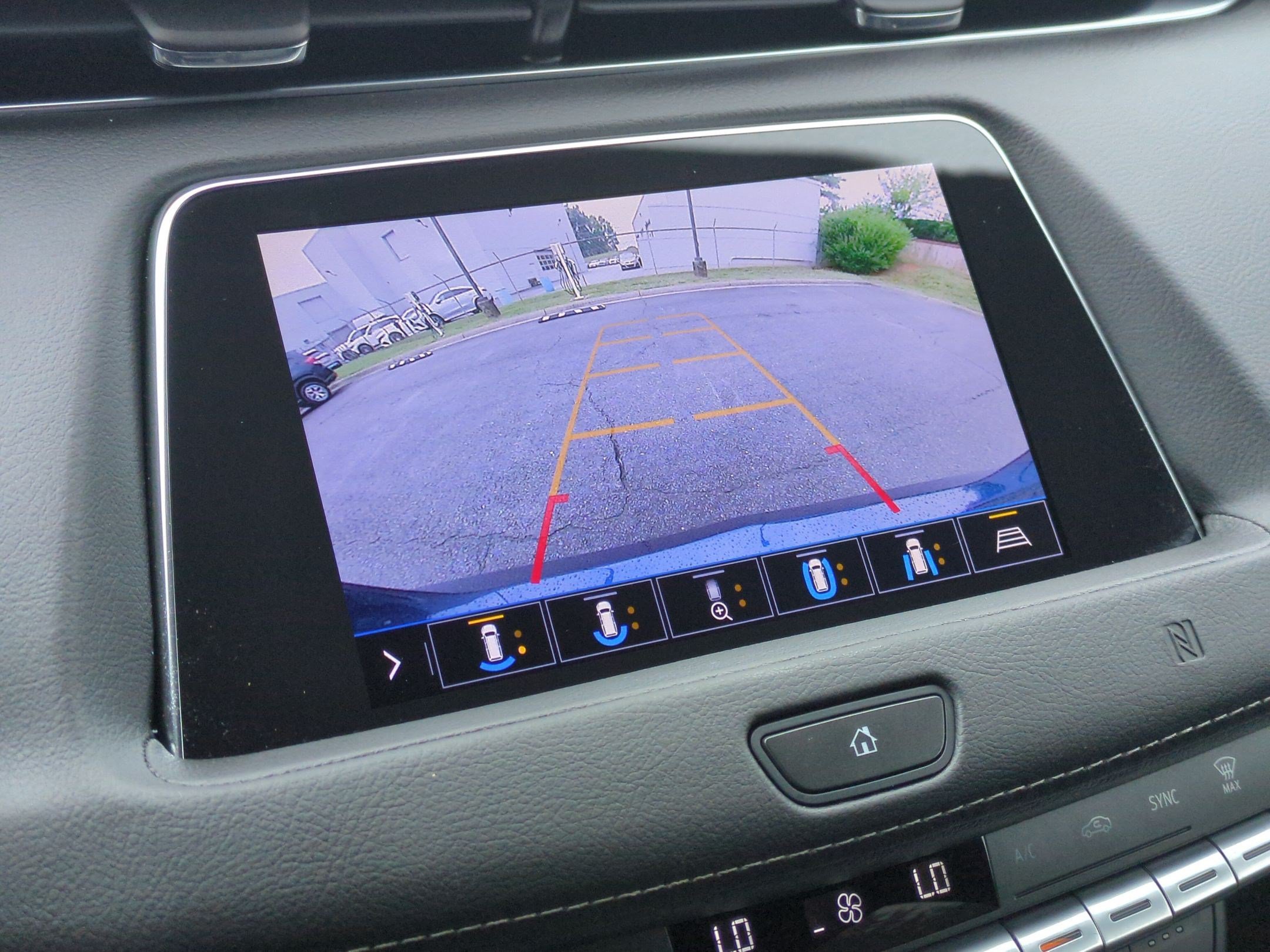 Used 2020 Cadillac XT4 Premium Luxury w/ Enhanced Visibility Package AWD/4WD image 23