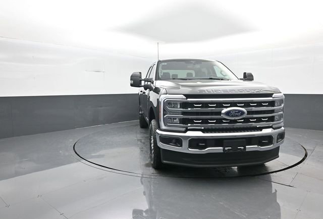 New 2026 Ford F250 Lariat w/ FX4 Off-Road Package image 2