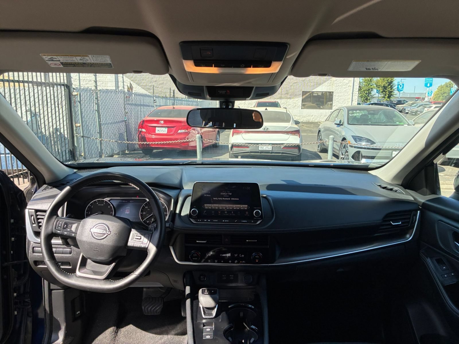 Used 2025 Nissan Rogue SV FWD image 33
