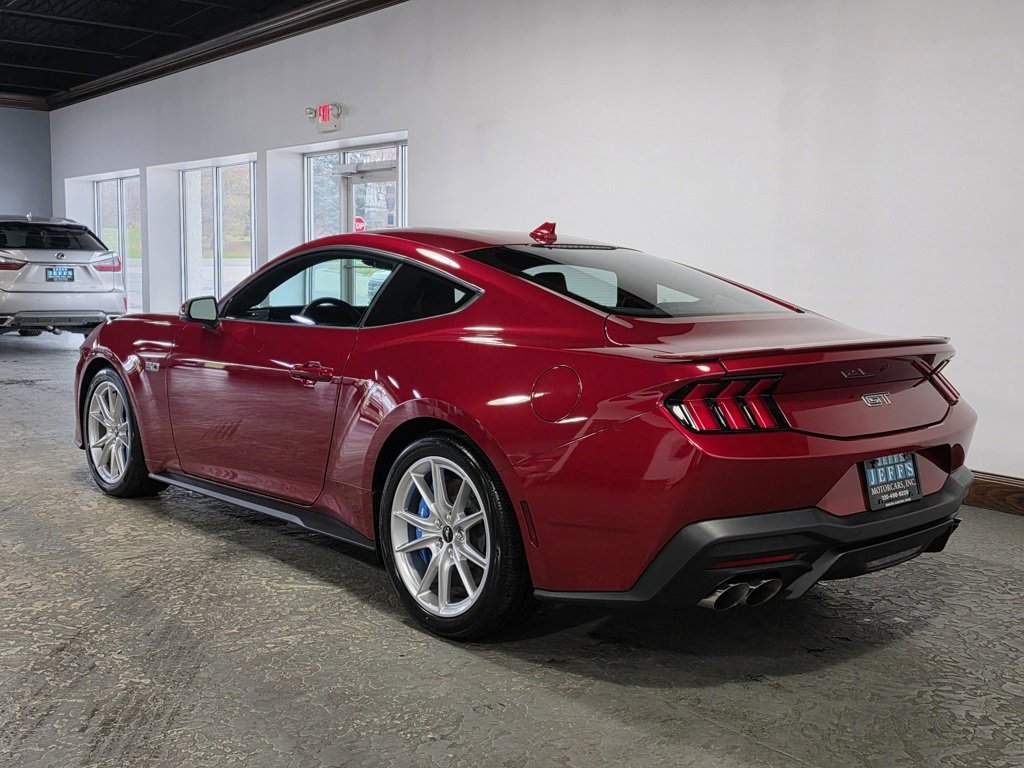 Used 2024 Ford Mustang GT Premium image 6