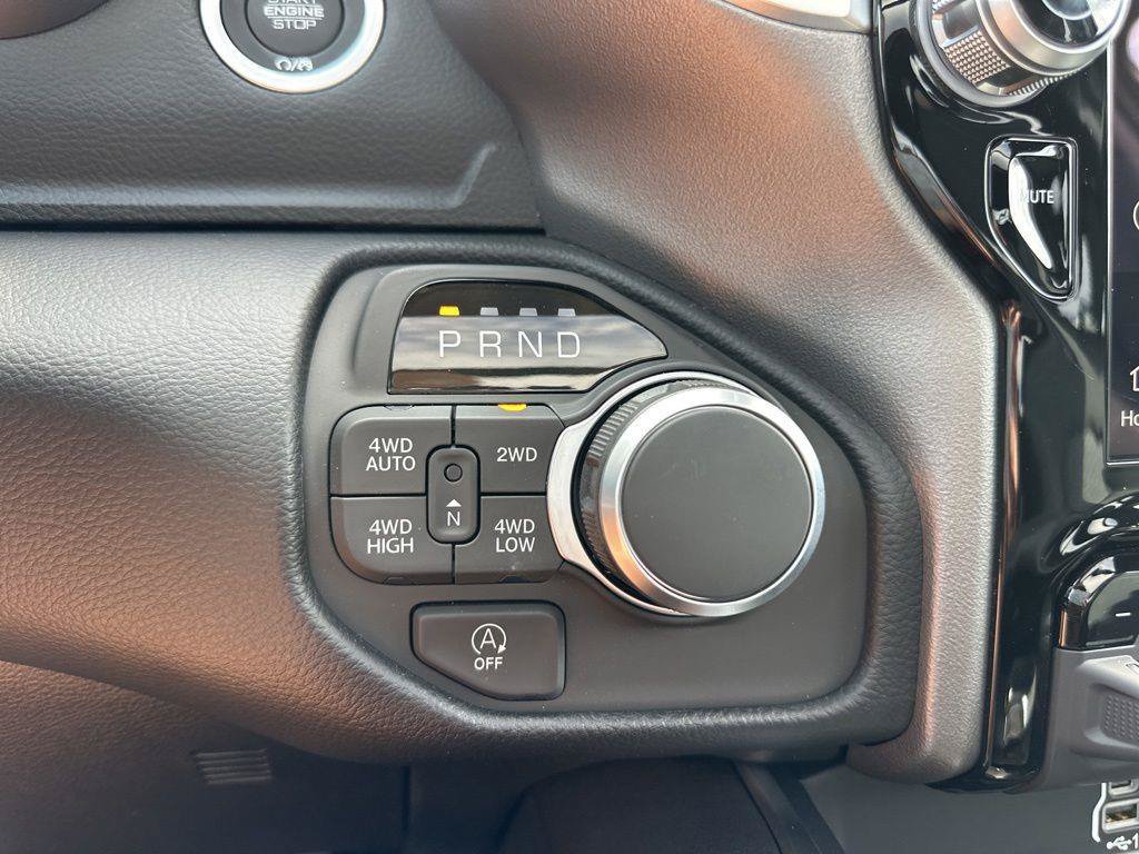 New 2026 RAM 1500 Big Horn AWD/4WD image 44