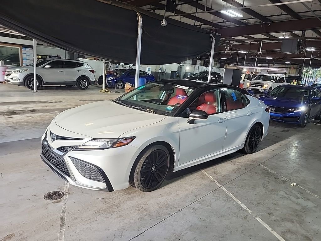 Used 2023 Toyota Camry XSE image 3