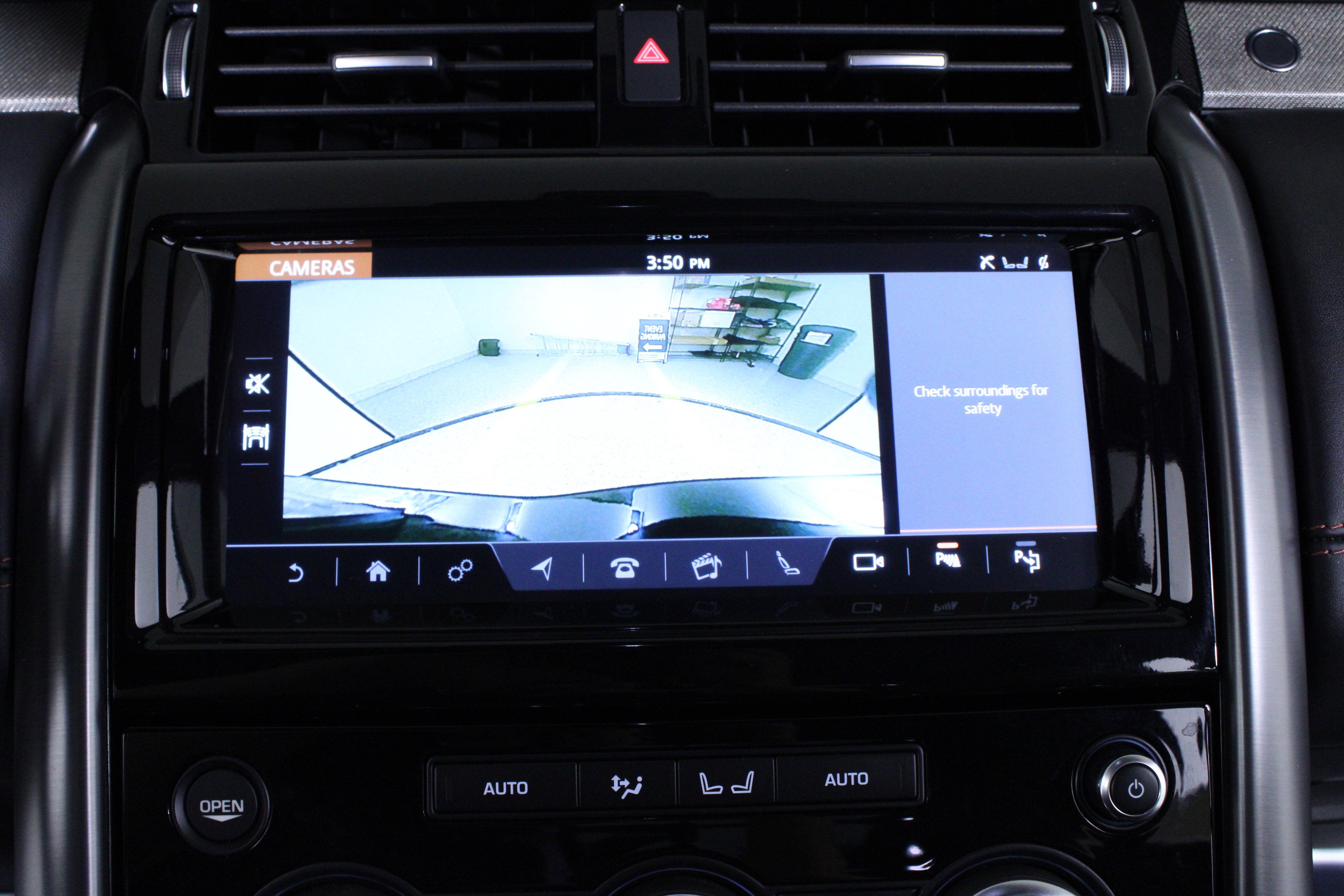 Used 2020 Land Rover Discovery HSE image 30