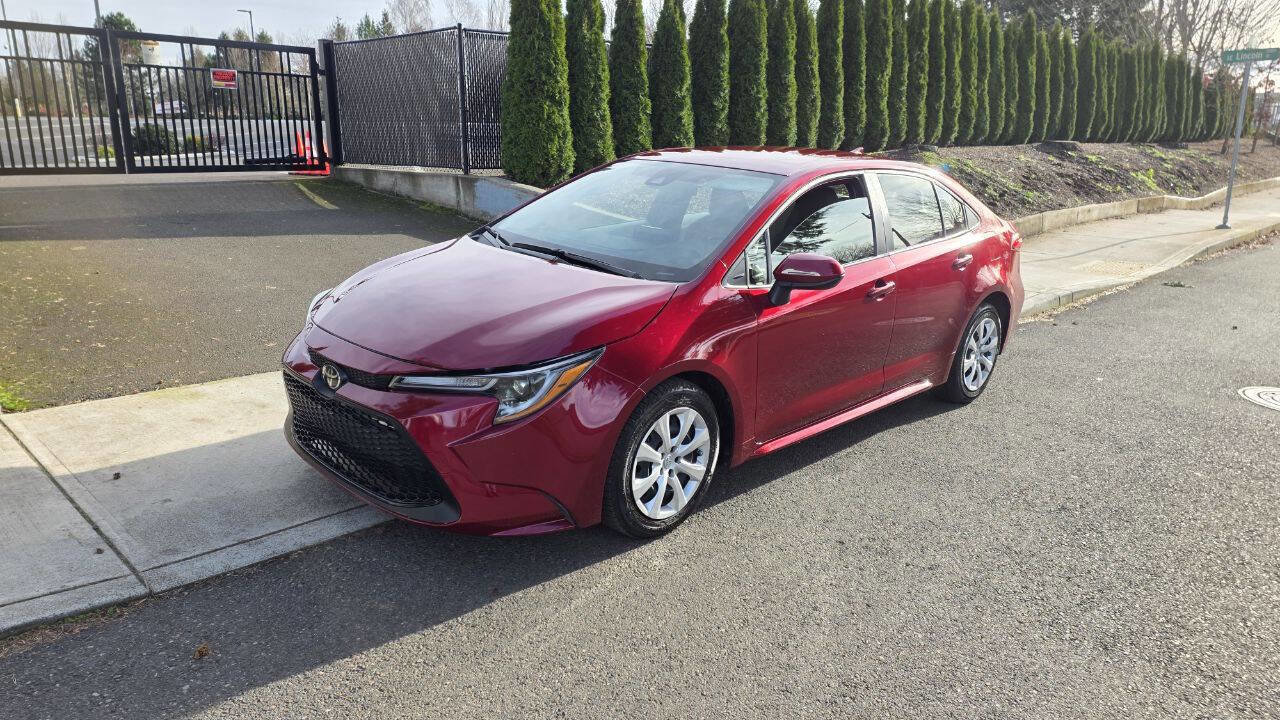 Used 2022 Toyota Corolla LE image 1