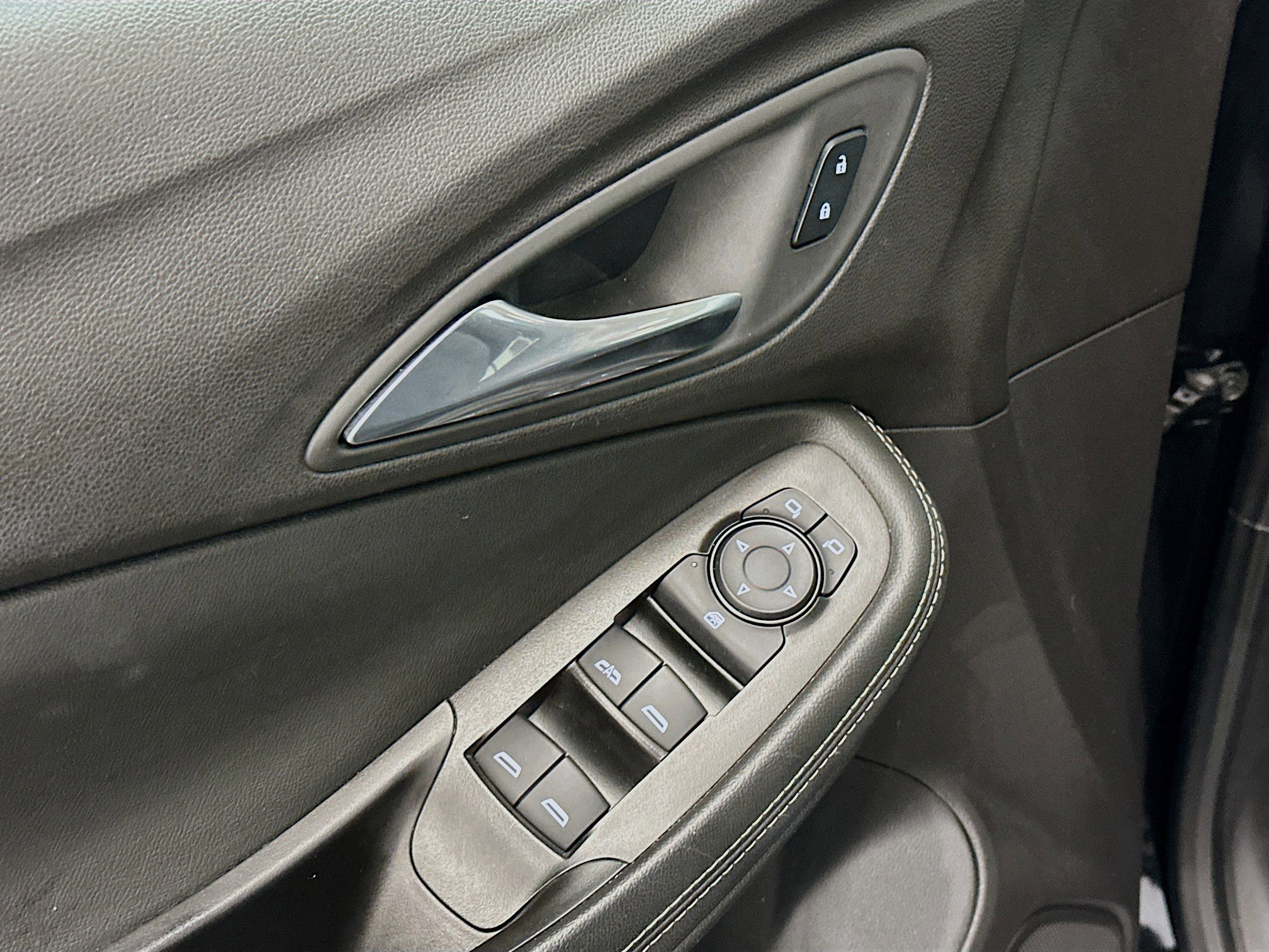 Used 2025 Buick Encore GX Preferred FWD image 15