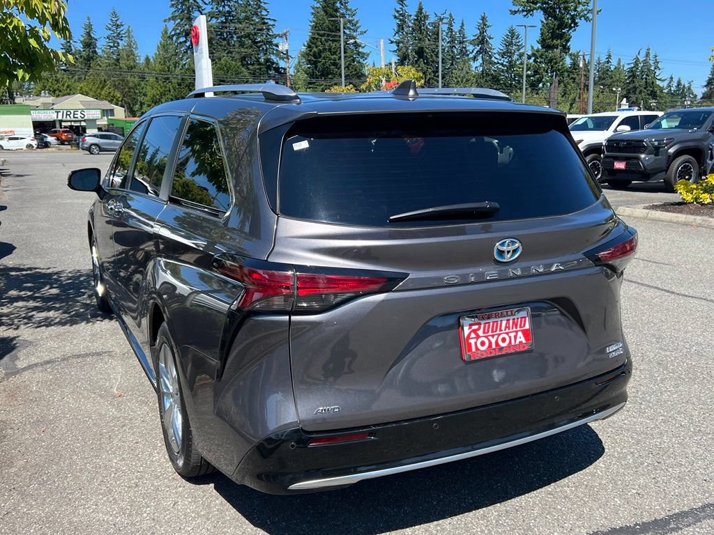 Certified 2022 Toyota Sienna Limited AWD/4WD image 9
