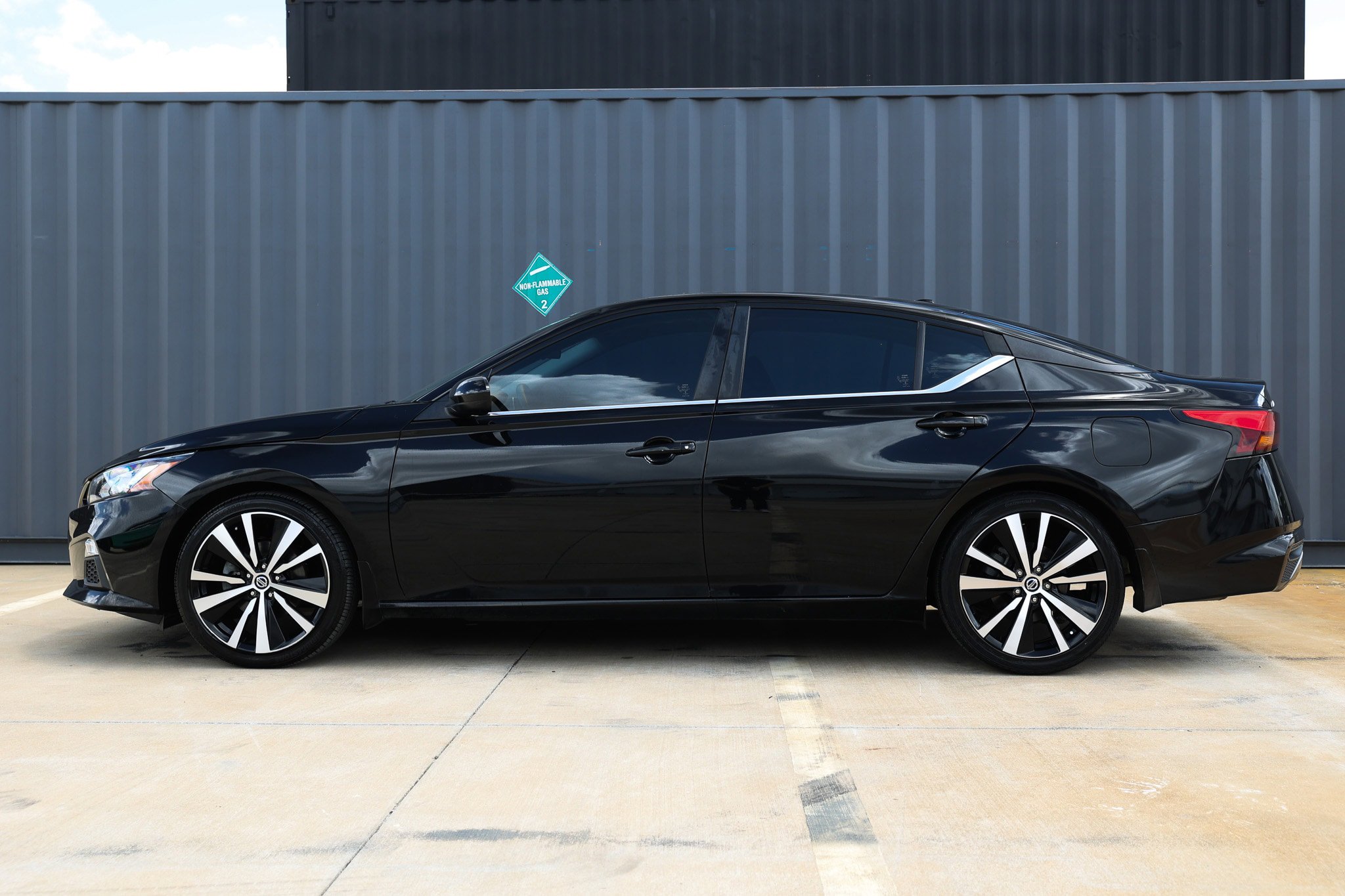 Used 2020 Nissan Altima 2.5 SR FWD image 4