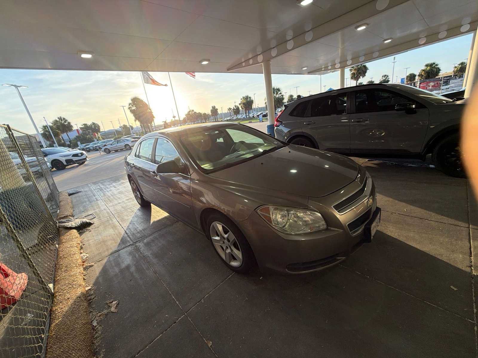 Used 2010 Chevrolet Malibu LS FWD image 2