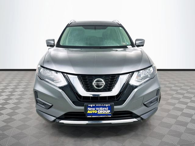 Used 2018 Nissan Rogue SV w/ Premium Package image 2