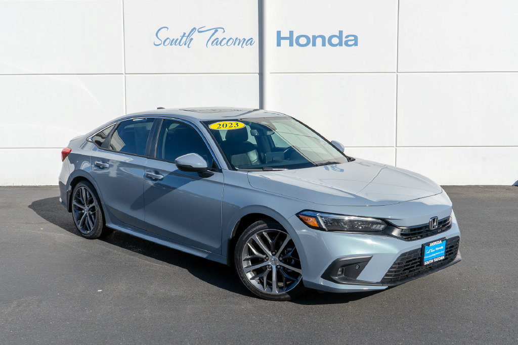 Used 2023 Honda Civic Touring image 2