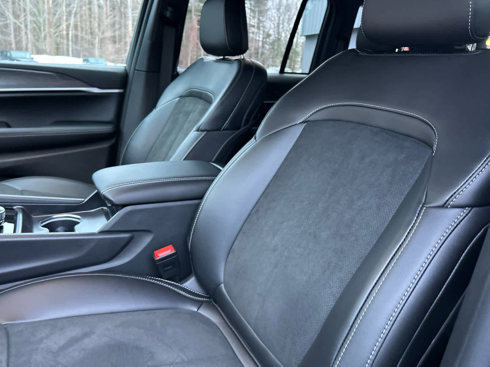 New 2026 Jeep Grand Cherokee Altitude AWD/4WD image 13