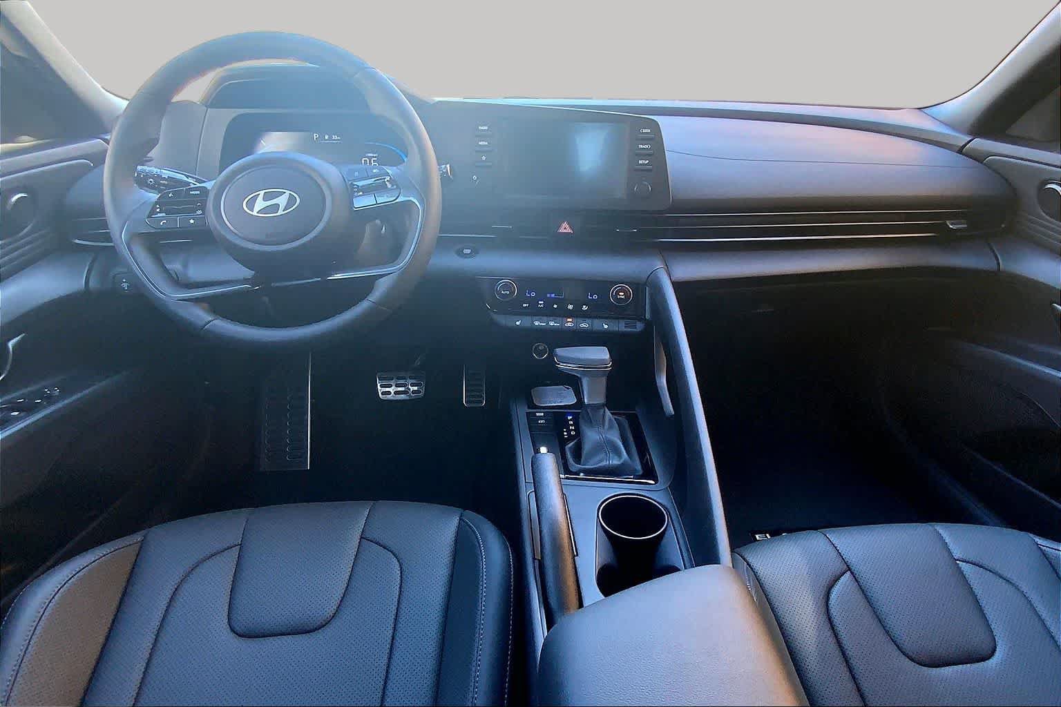 New 2026 Hyundai Elantra SEL Sport FWD image 5