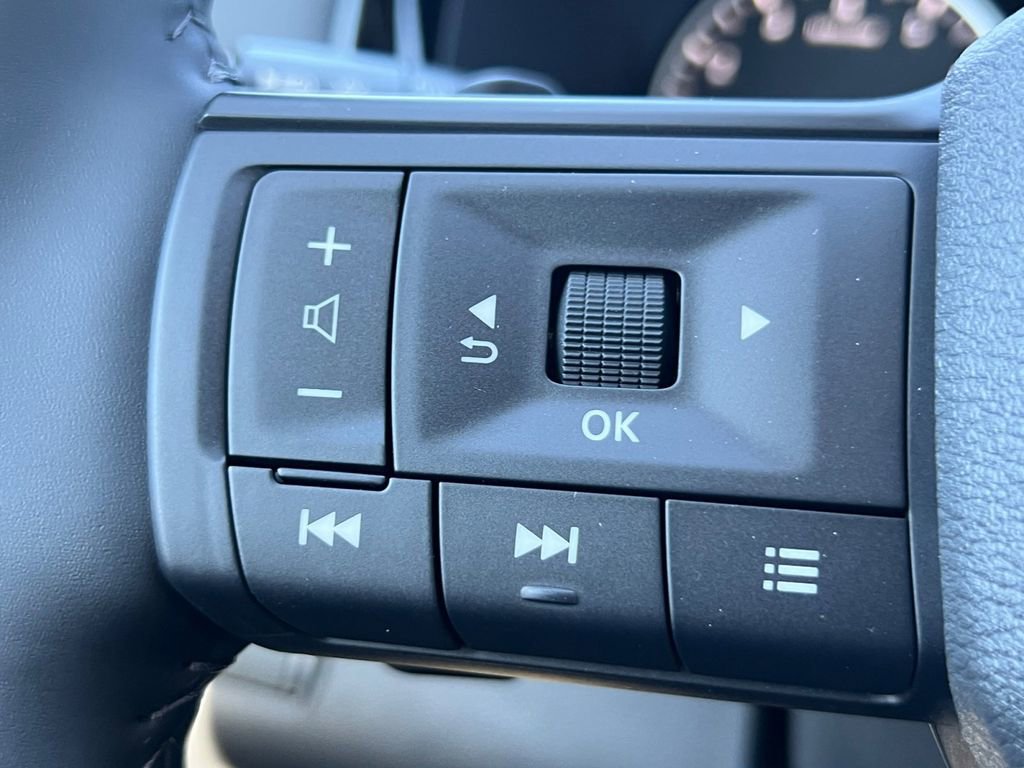 New 2026 Nissan Pathfinder SV image 10