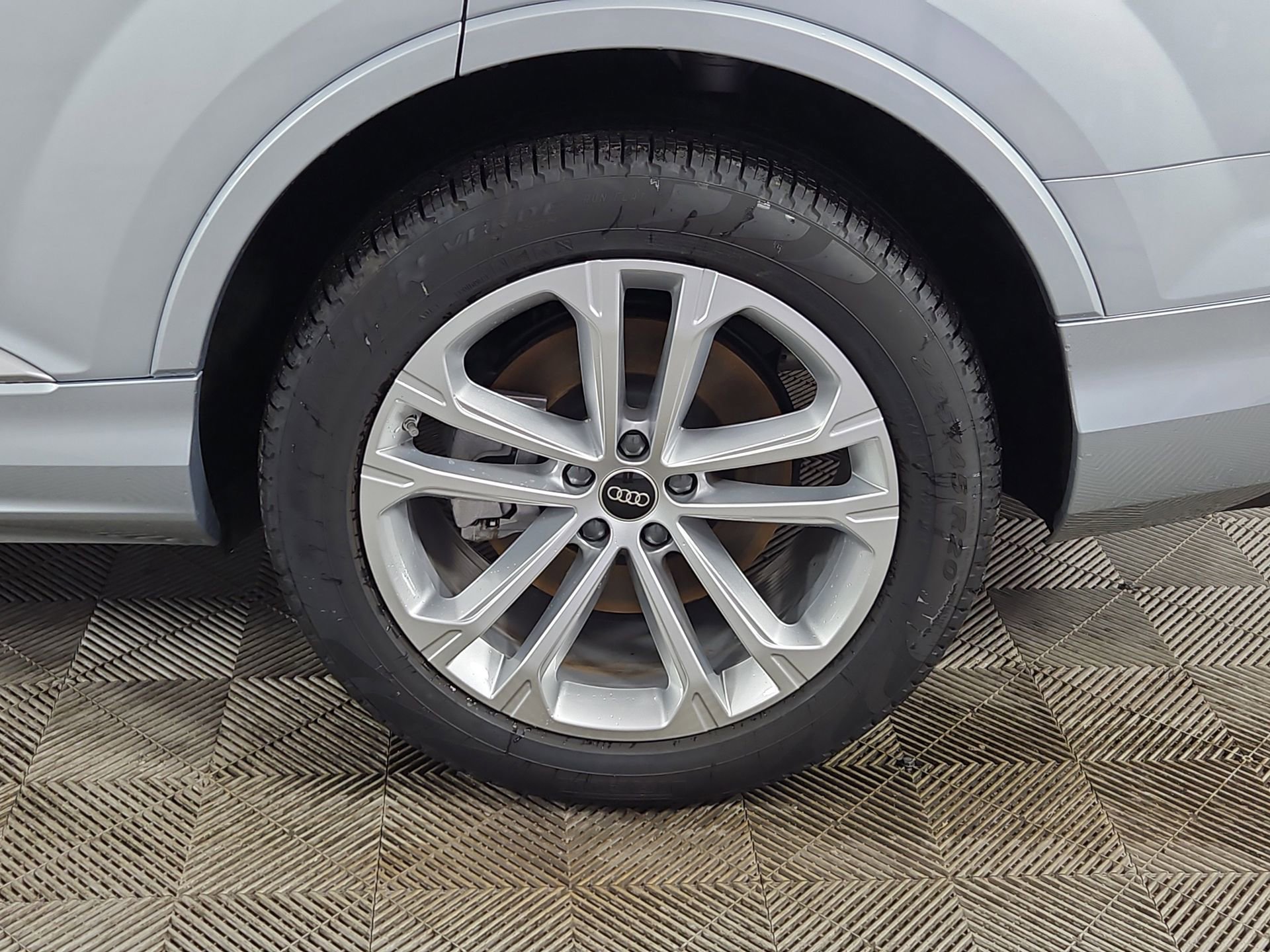 Certified 2025 Audi Q7 3.0T Premium image 12