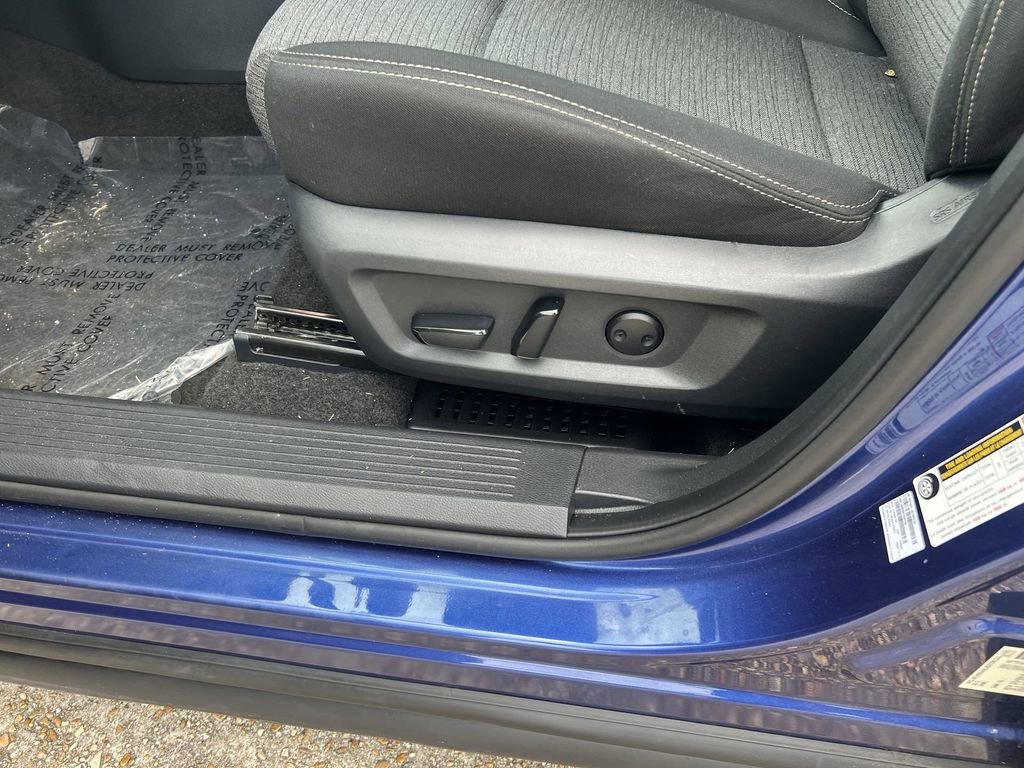 Used 2023 Nissan Rogue SV image 13