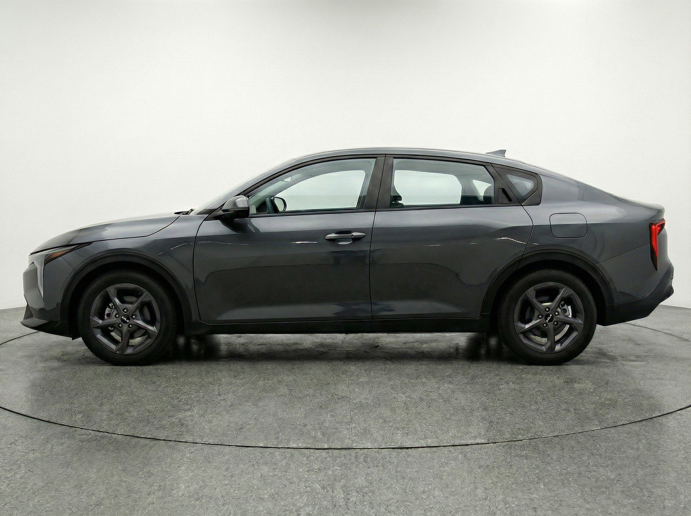 Used 2025 Kia K4 FWD image 5
