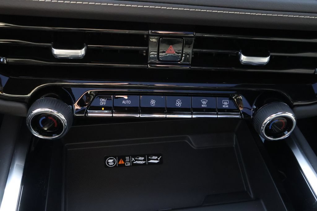 New 2026 Chevrolet Suburban Premier AWD/4WD image 33
