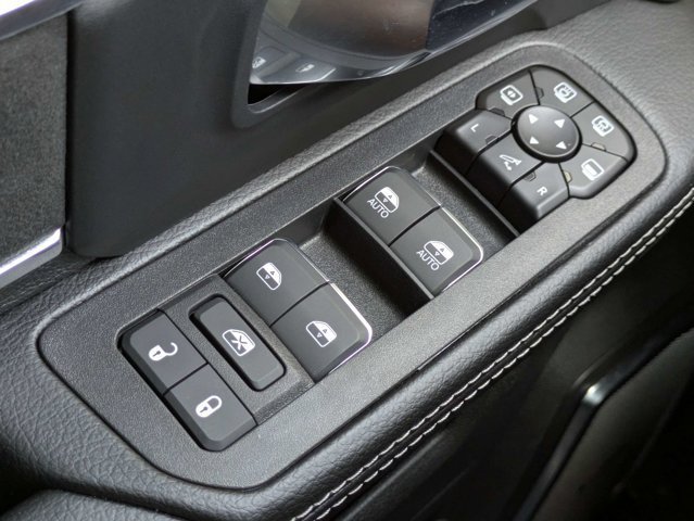 New 2026 RAM 2500 Laramie AWD/4WD image 22