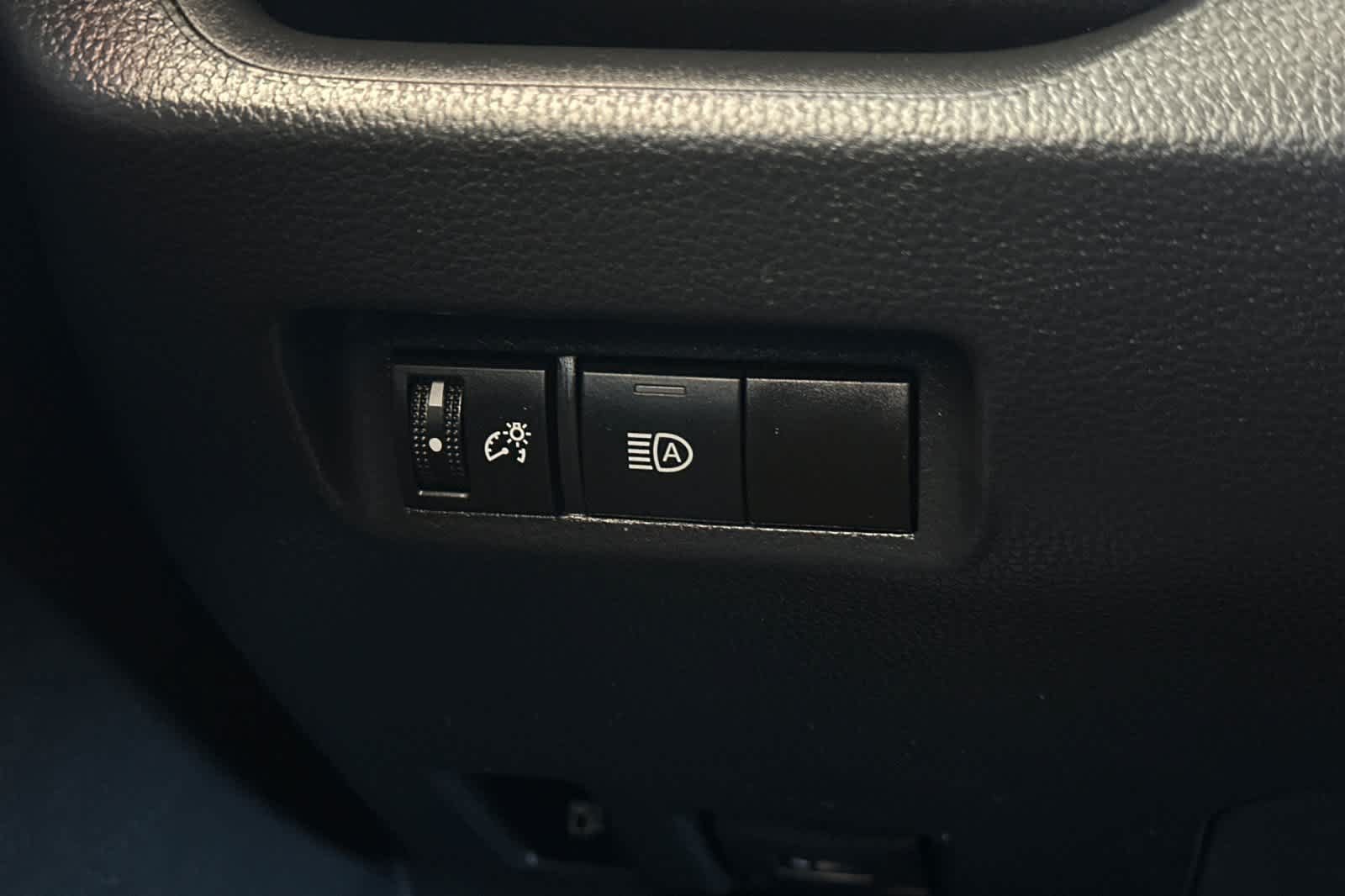 Used 2024 Toyota RAV4 XLE AWD/4WD image 30