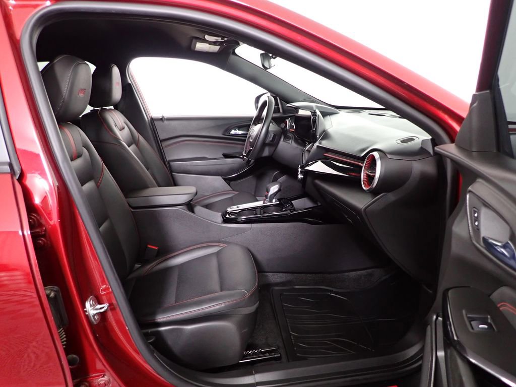 Used 2024 Chevrolet Trax RS FWD image 36