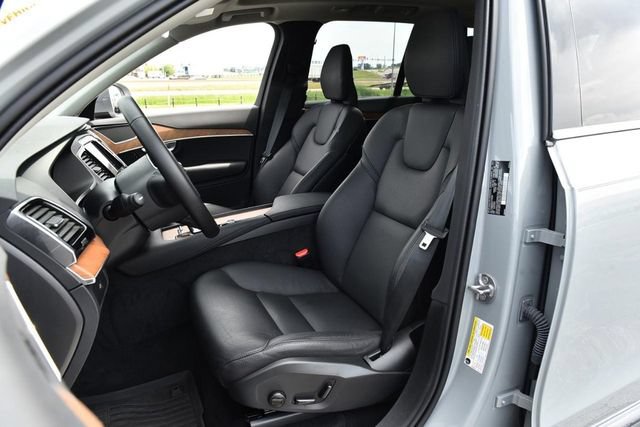 Used 2025 Volvo XC90 B6 Plus w/ Protection Package Premier AWD/4WD image 18