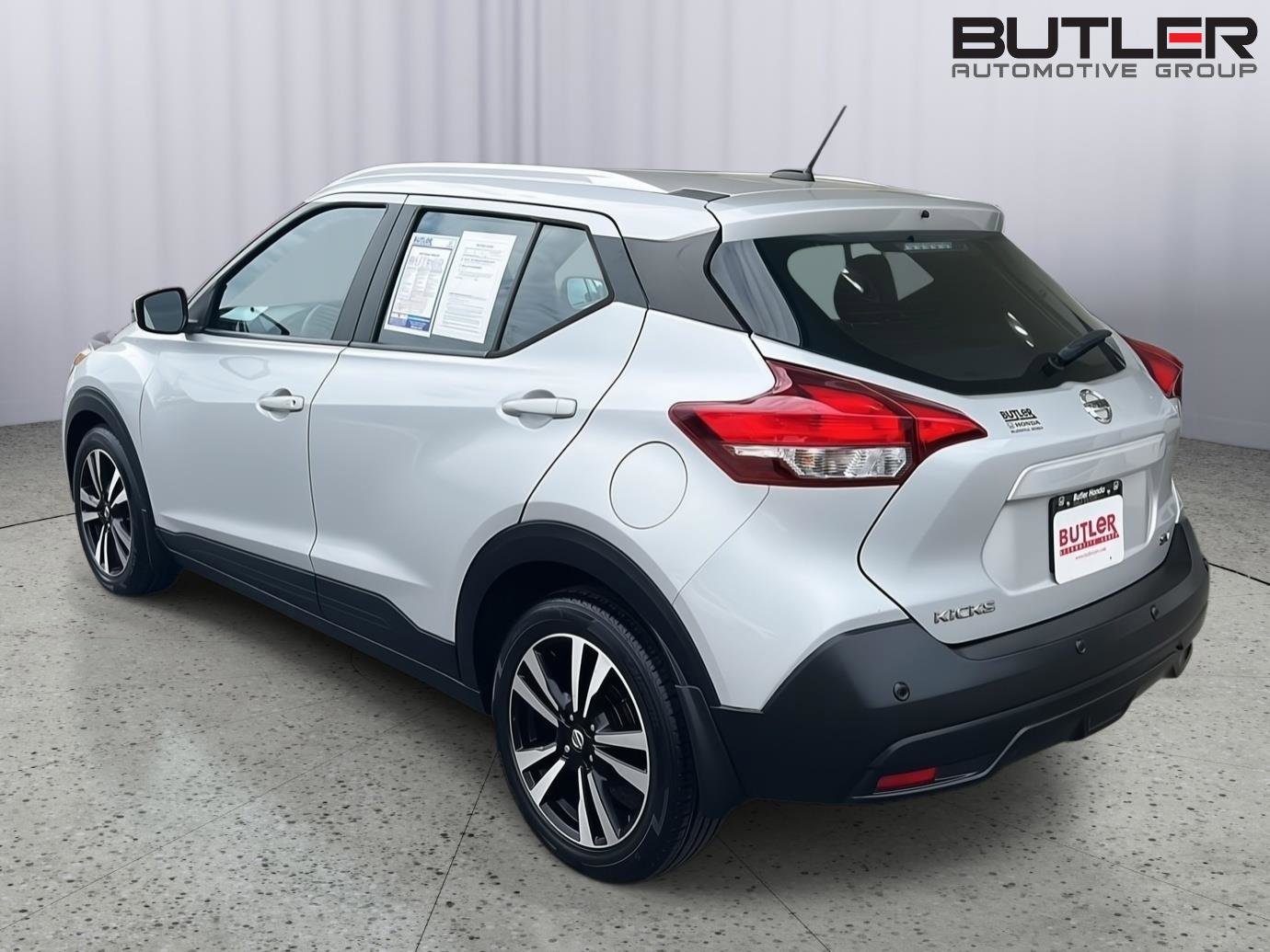 Used 2020 Nissan Kicks SV image 4