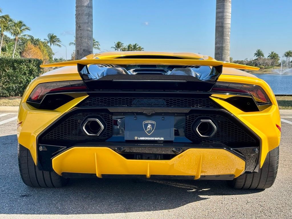 Used 2023 Lamborghini Huracan Tecnica image 7