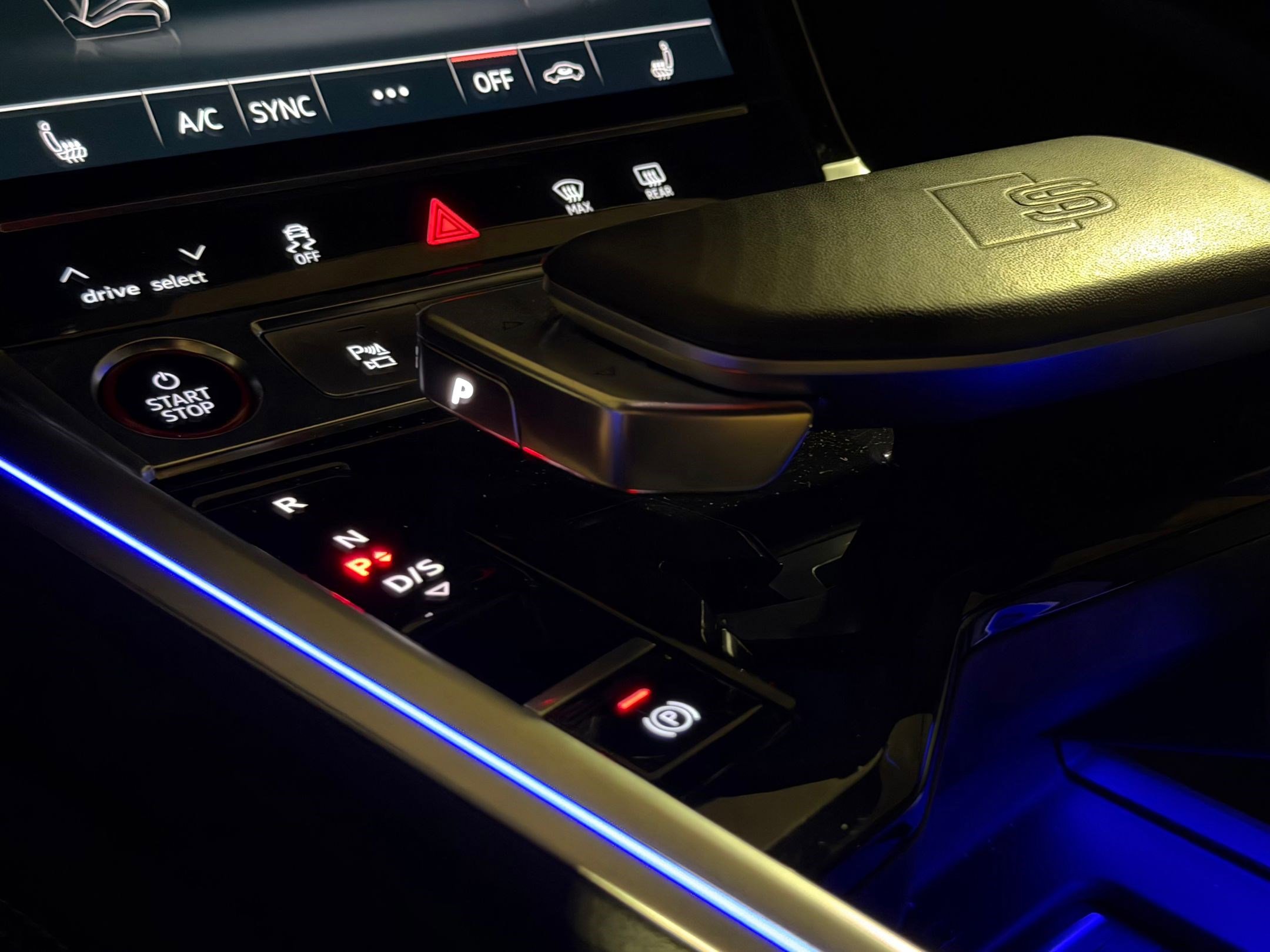 Used 2024 Audi SQ8 e-tron Premium Plus w/ Black Optic Package AWD/4WD image 18