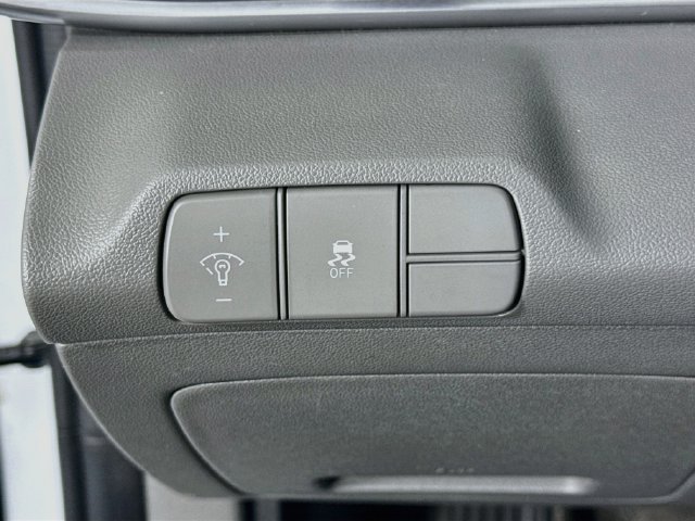 Used 2024 Hyundai Elantra SEL FWD image 10