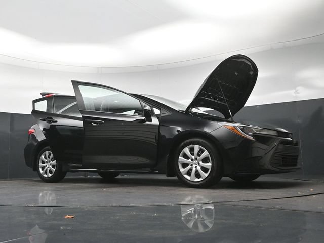 Used 2025 Toyota Corolla LE FWD image 35