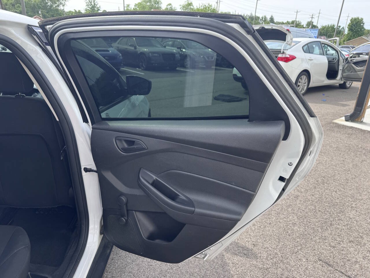 Used 2018 Ford Focus S FWD image 16