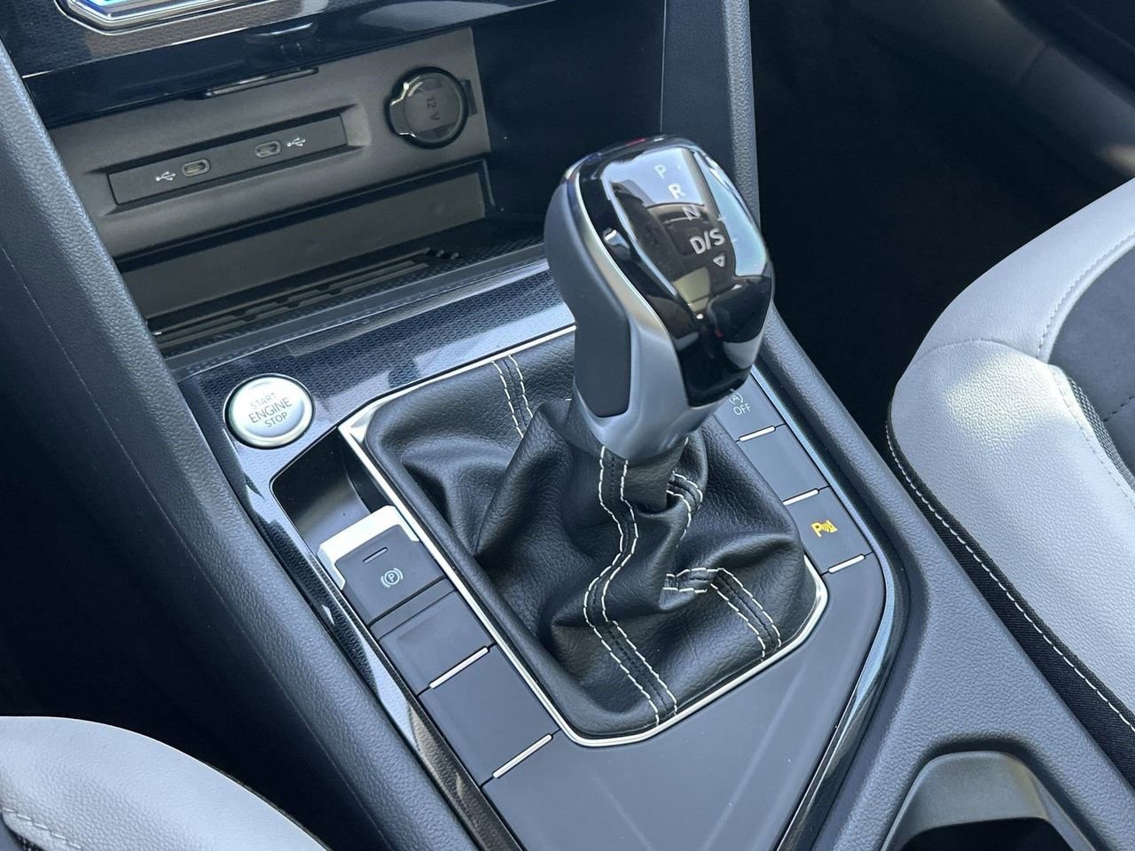 New 2026 Volkswagen Taos SE image 26