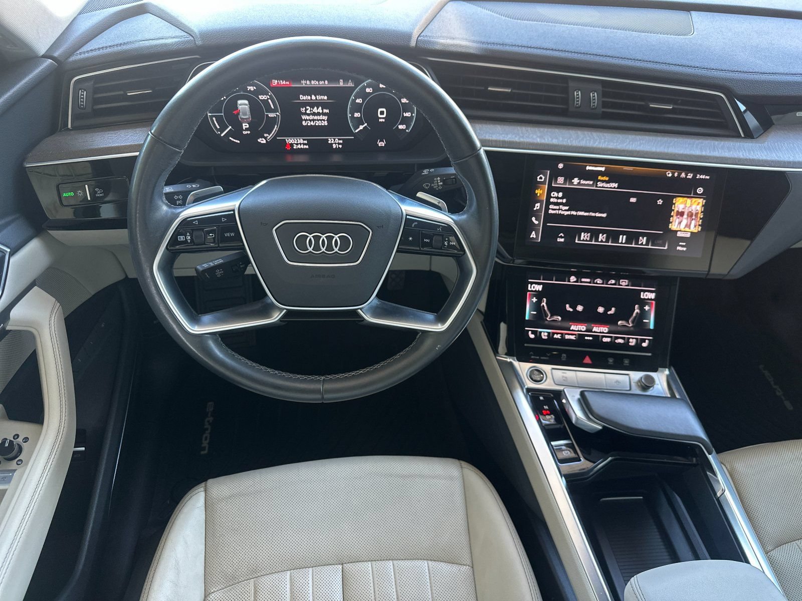 Used 2024 Audi Q8 e-tron Premium Plus w/ Premium Plus Package AWD/4WD image 15