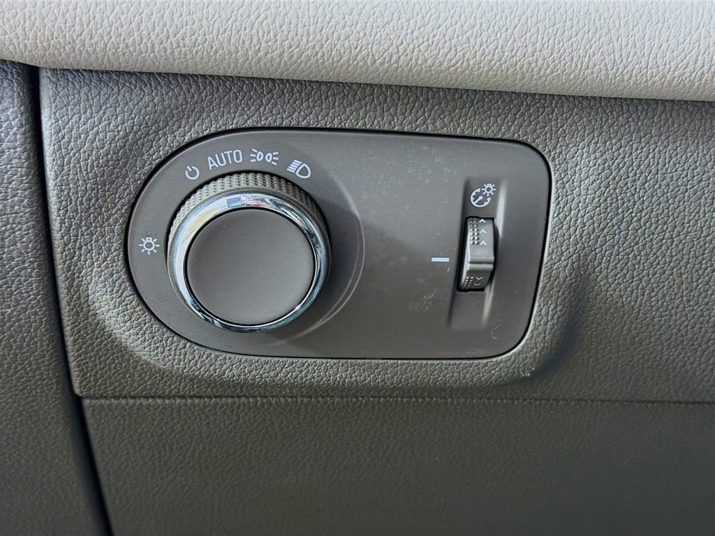 Used 2016 Chevrolet Cruze Premier w/ Enhanced Convenience Package FWD image 27