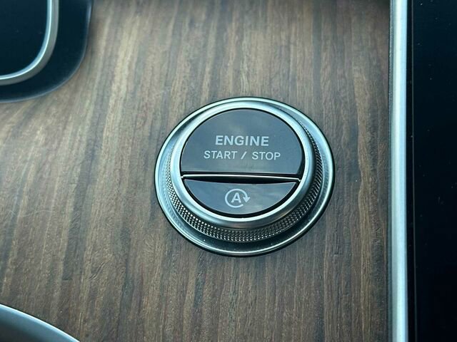 Used 2024 Mercedes-Benz C 300 4MATIC Sedan image 25