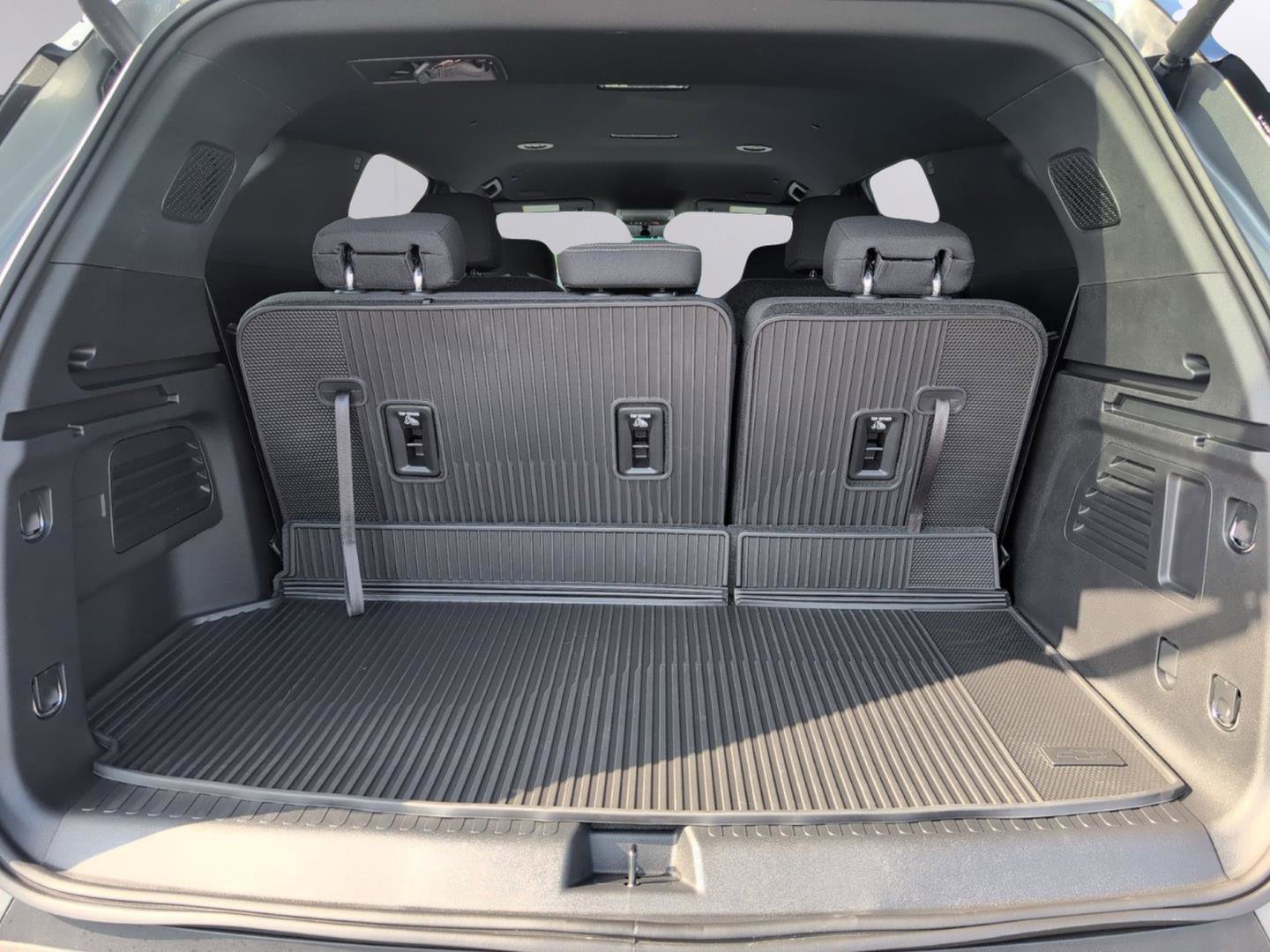 New 2026 Chevrolet Traverse LT w/ Driver Confidence Package FWD image 25