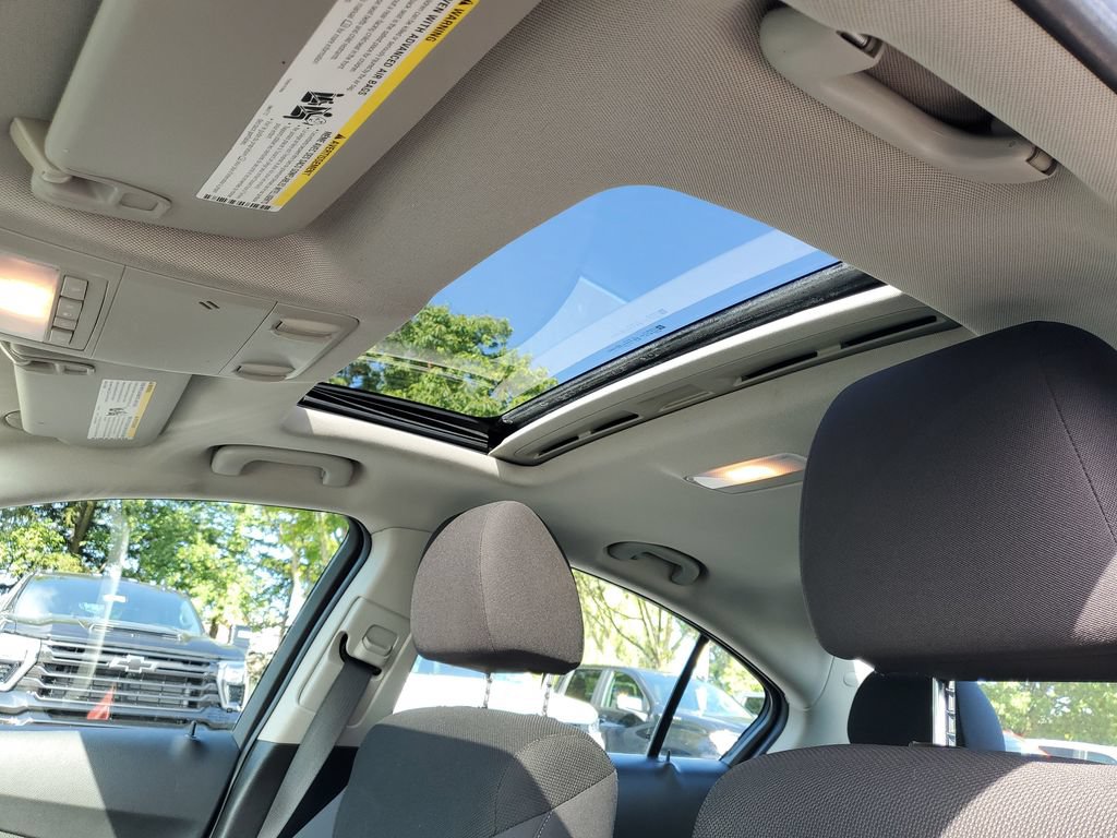 Used 2015 Chevrolet Cruze LT w/ Sun And Sound Package FWD image 7