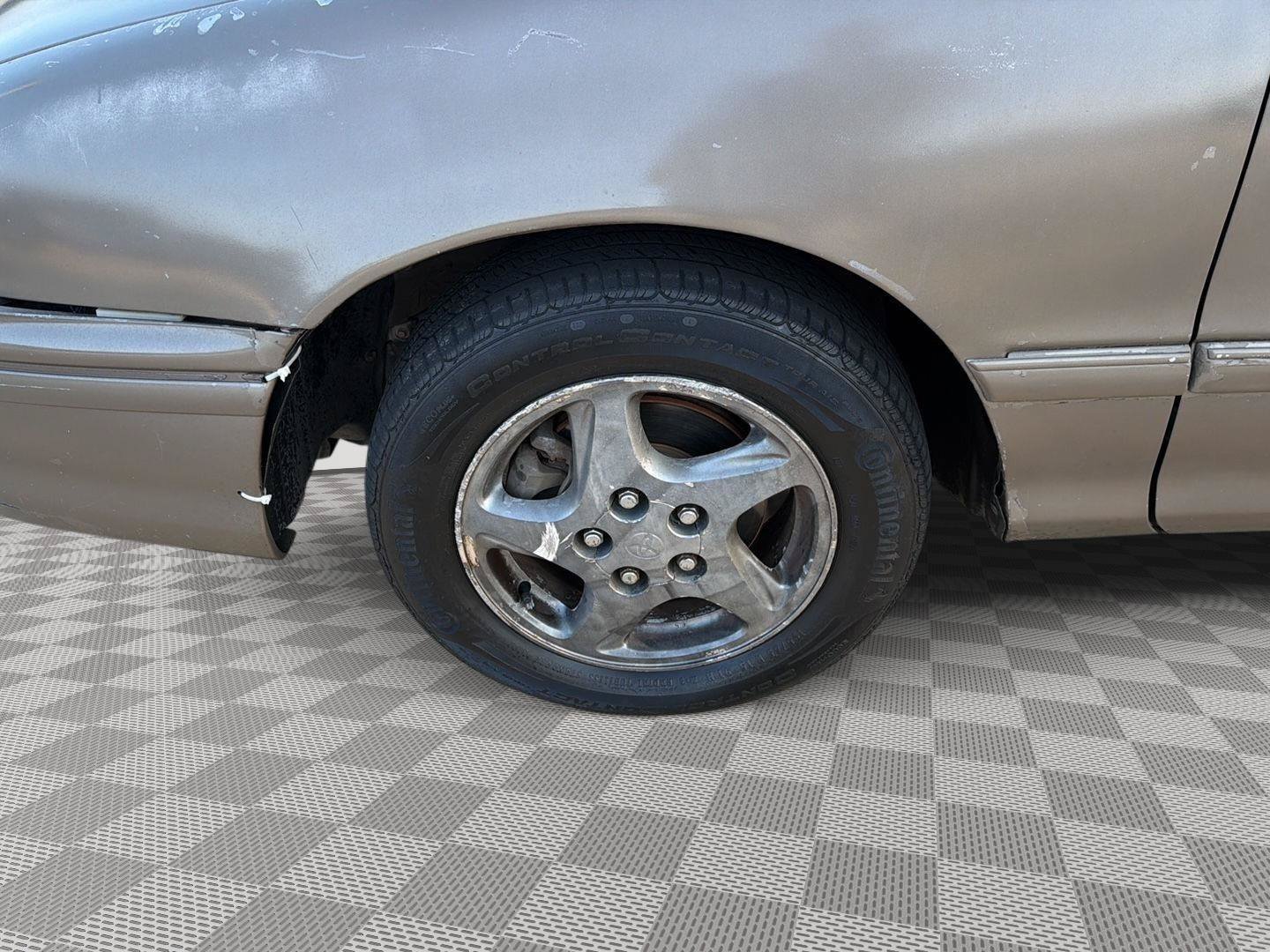 Used 1999 Toyota Avalon XLS FWD image 17