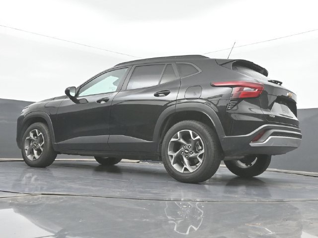 Used 2024 Chevrolet Trax LT FWD image 33